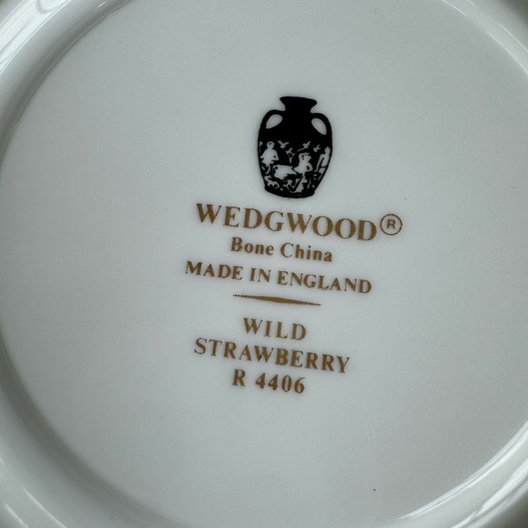 Wedgwood Bone China Wild Strawberry Floral Bread Butter Plate 6" - Picture 3 of 3